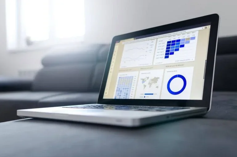 Cover image showing data warehousing in eCommerce analytics